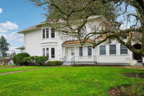 Exterior view of home